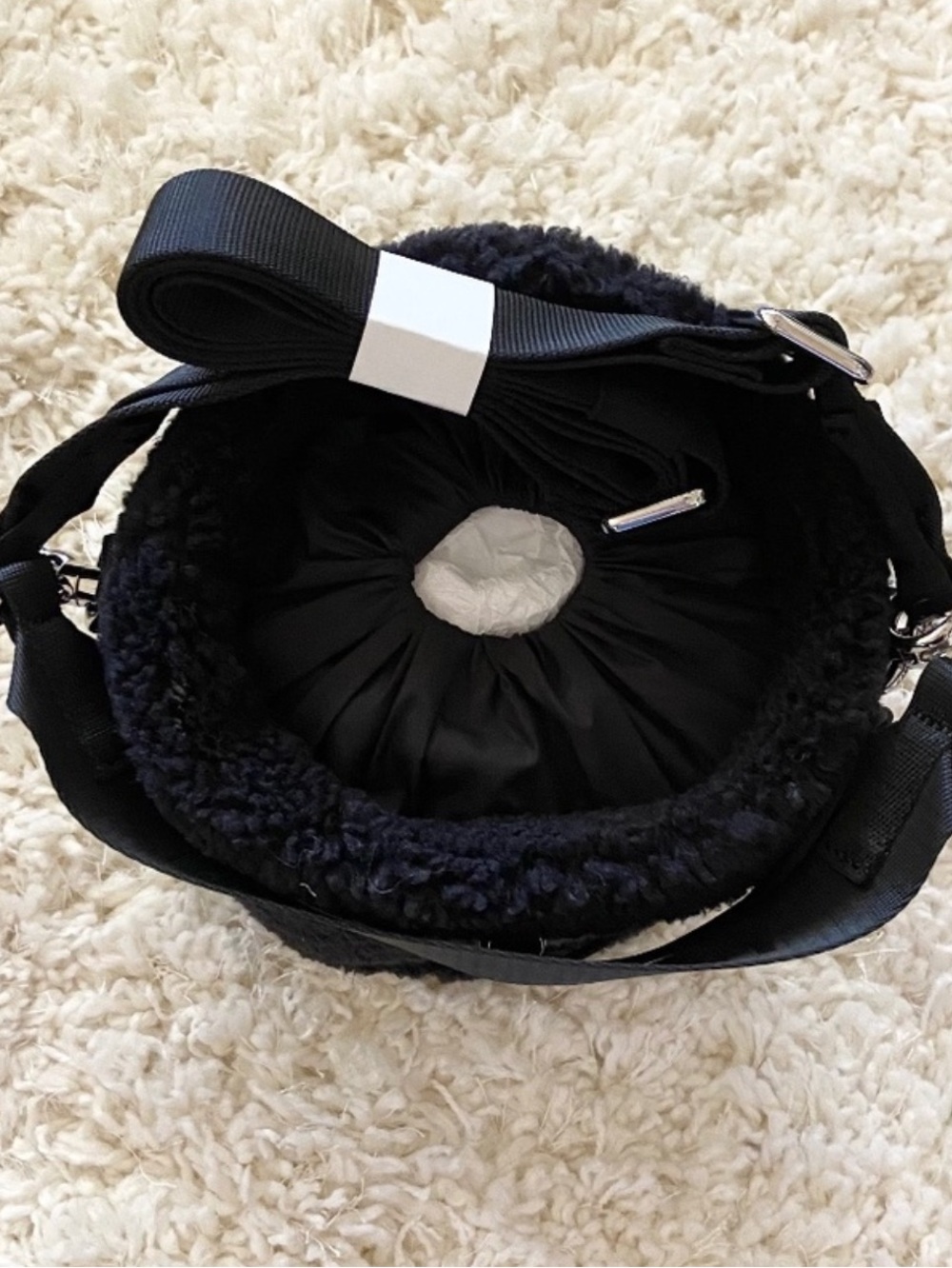 Lululemon Crossbody Bucket Bag Fleece Black NWT - Picture 10 of 11